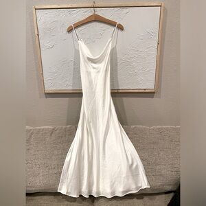 Show me your MuMu - Verona Cowl - Ivory Luxe Satin - Size Medium - Worn once